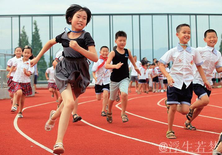 春日奔跑：大自然中的运动课堂